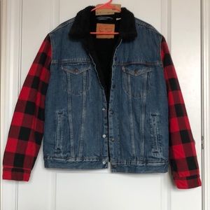 Levi’s Trucker Jacket with Buffalo Plaid Sleeves